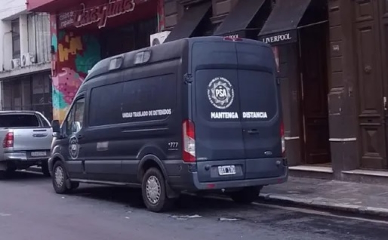 Allanamiento en microcentro por causa de narcotráfico