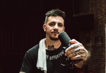 El artista rosarino “Kaztroh” presentó su nueva obra multiformato en el Centro Cultural Mística