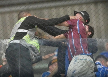 Brutal represión a los hinchas de Godoy Cruz en Brasil