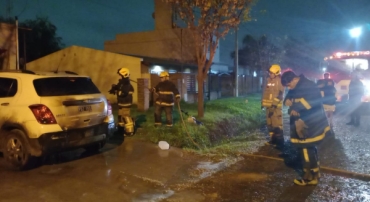 Ricardone: Política, autos incendiados y estupor