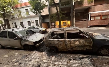 Quemaron dos autos en Bº Martin y otro en Saladillo