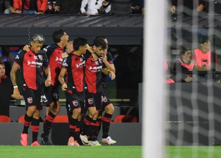 Newell's logró su primer triunfo del campeonato ante Gimnasia de Mendoza