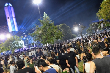 Vigilia en el Monumento a la Bandera
