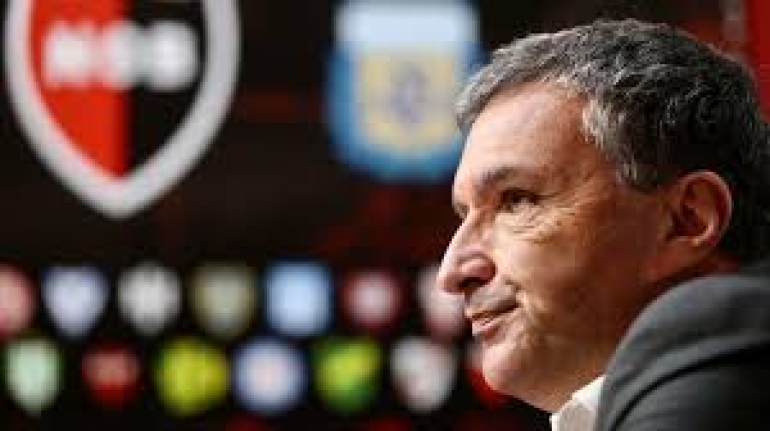 Astore quiere las elecciones en Diciembre