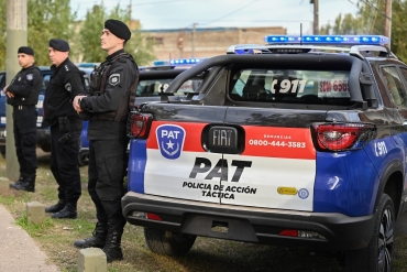RICCI Y COCOCCIONI PRESENTARON A LA POLICÍA DE ACCIÓN TÁCTICA QUE COMENZÓ A TRABAJAR EN LA CIUDAD