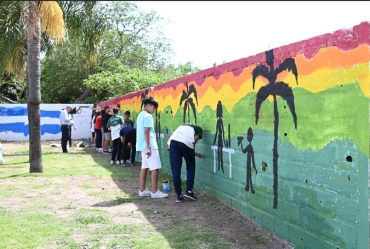 QUEDÓ INAUGURADO EL MURAL DE LA PLAZOLETA LAVEZZI REALIZADO POR ESTUDIANTES DE LA ESCUELA N° 1281 Y LA MUNICIPALIDAD