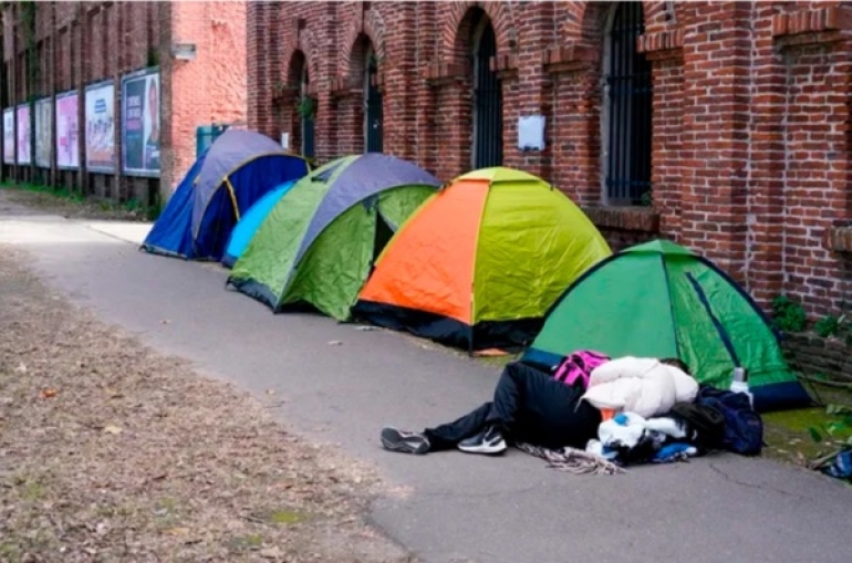 FIEBRE POR LALI EN ROSARIO: FANÁTICOS YA ACAMPAN PARA VERLA