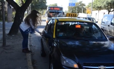 Buscan la reducción de las tasas para taxistas y remiseros