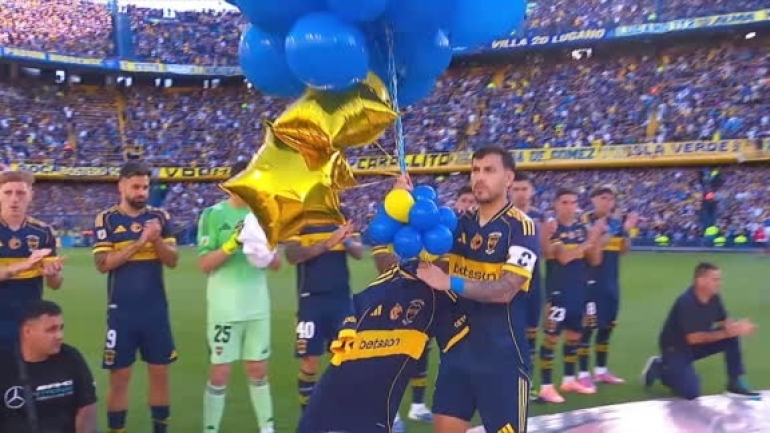 Homenaje a Russo: Encontraron en Uruguay la camiseta que Boca lanzó al cielo