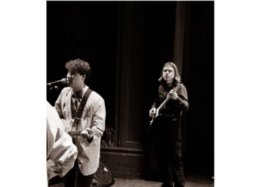 Lucky Rivers presentó “Binario” en la Sala Lavarden