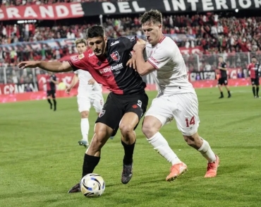 Newell´s ganaba pero Barracas se lo dió vuelta en el Coloso para quedar puntero de la Zona A
