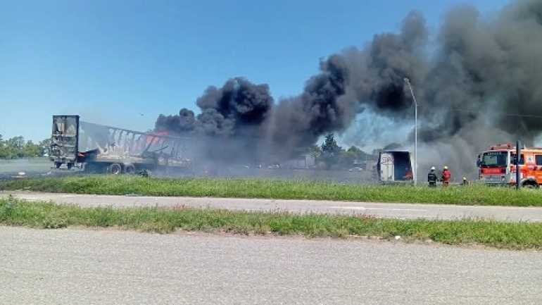 Trágico choque en Santa Fe: dos muertos tras la colisión de camiones