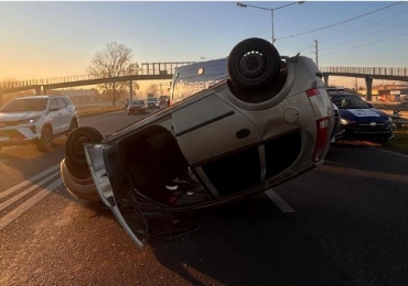 Choque y vuelco en Circunvalación y Oroño que genera caos de tránsito en la zona