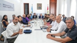 Gobierno y gremios retoman la discusión paritaria en Santa Fe