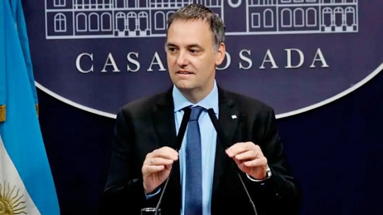 Adorni confirmó despidos y cierre de organismos