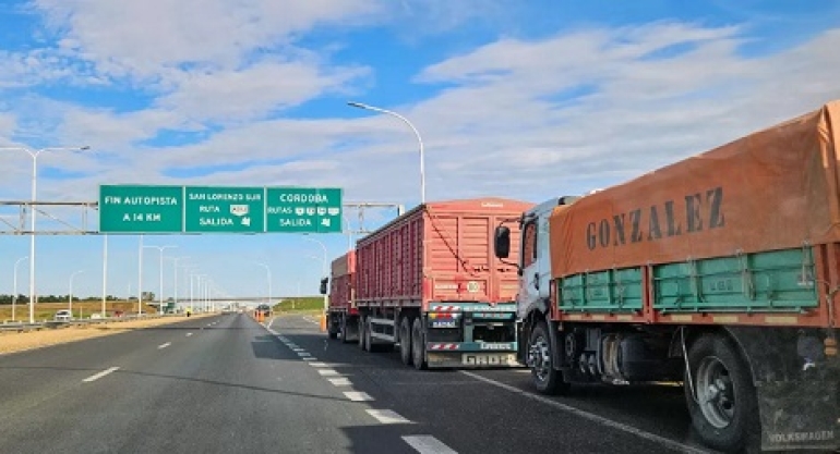Autopista Rosario-Santa Fe: Desvío de camiones por obra de tercer carril
