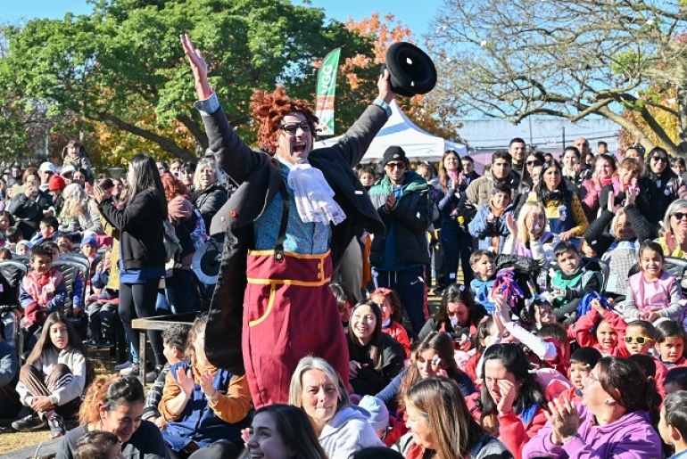 LA MUNICIPALIDAD DE VGG CELEBRÓ EL “DÍA DE LOS JARDINES” CON UN MARCO MULTITUDINARIO