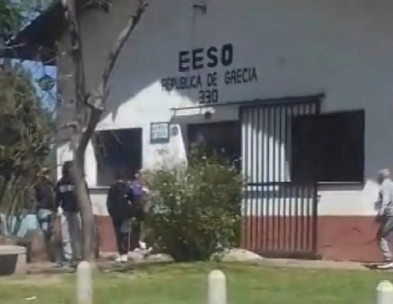 Evacuaron una escuela de Granadero Baigorria por amenaza