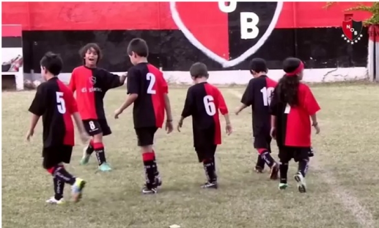 Foto con Malcorra: Los nenes de Newell's volverán a entrenar