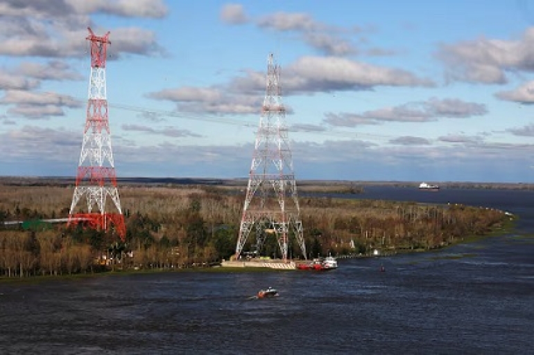 El Estado quiere privatizar Transener y tres grupos se la disputan