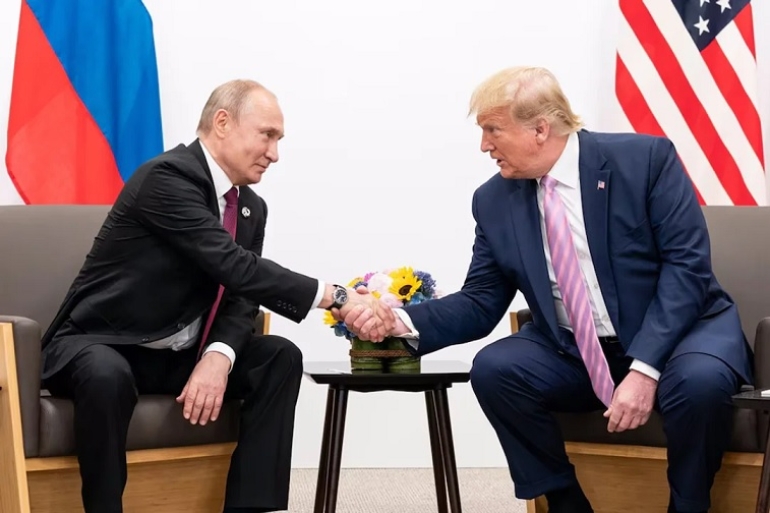 Putin acordó con Trump trabajar en un tratado de paz con Ucrania