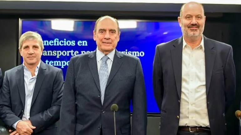 Reforma Laboral de Milei: Paritarias por empresa y aumentos salariales por mérito