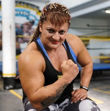 Alejandra Oliveras pasa a unidad de terapia intensiva para ir viendo la evolución