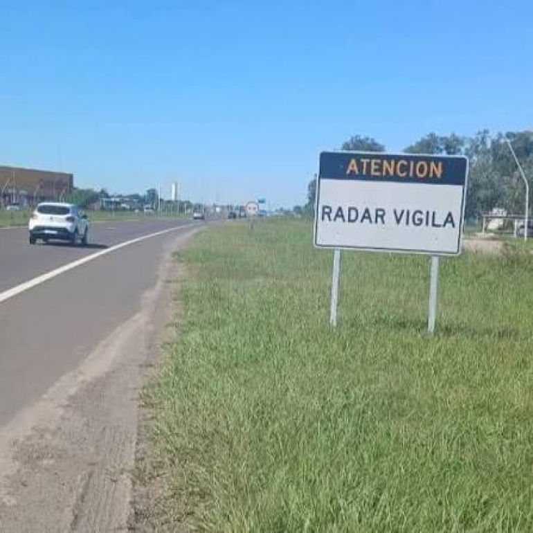 Polémica por cientos de radares de velocidad no autorizados