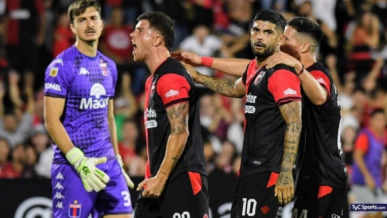 Newell's sigue sin ganar y empató anteTigre con el reproche de los hinchas
