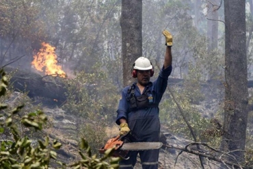 Incendio contenido en Puerto Patriada pero las condiciones de peligro no se modificaron
