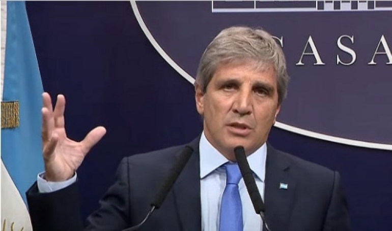 “Dólares en el colchón”: El Gobierno envió al Congreso el proyecto para fomentar el uso de la divisa