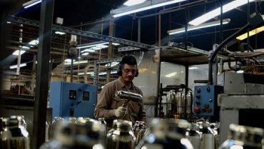 Ahora en China: Lumilagro dejó de fabricar termos en Argentina