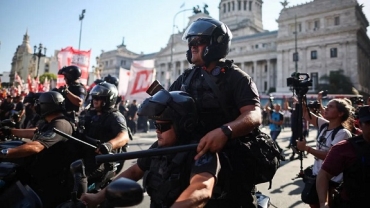 Amplio operativo de seguridad por la Marcha Federal y la sesión en Diputados en el Congreso