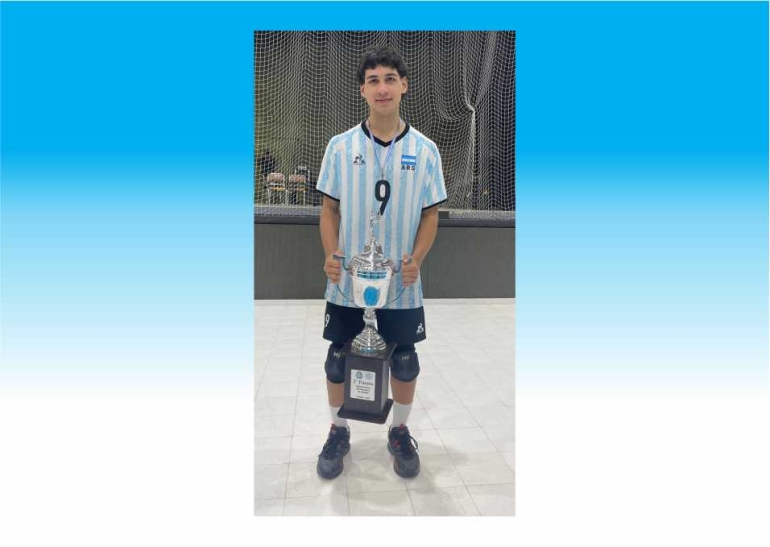 Máximo Mendoza, el rosarino que brilla en la Selección Argentina U17 de vóley