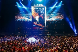 Milei con su libro y un show musical en busca reflotar la campaña