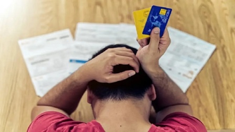 Crece el endeudamiento en las familias y en las empresas