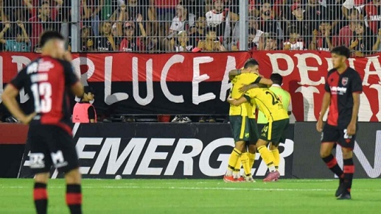 Newell's cayó ante Defensa y profundiza su crisis