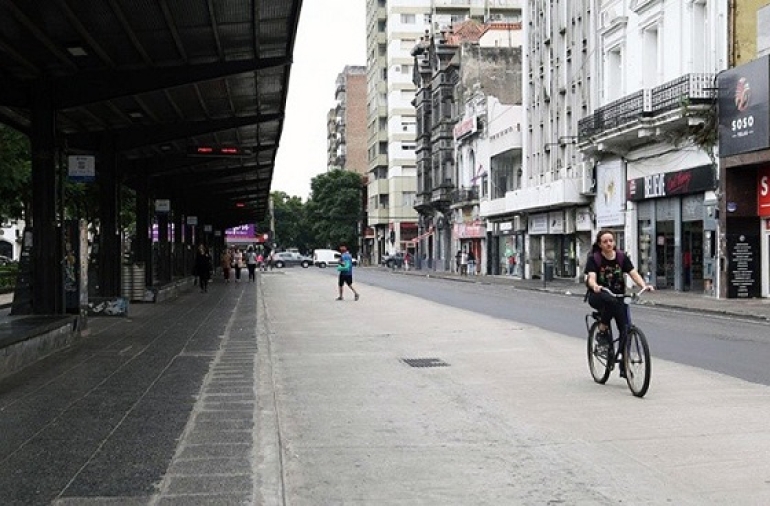No hay colectivos este martes y en la ciudad se siente