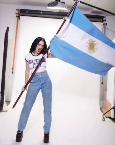 Lali publicó un mensaje en defensa de Argentina