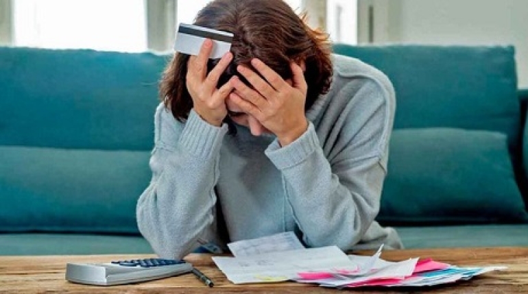 Es récord el endeudamiento de familias