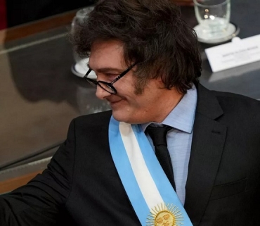 Milei se acerca a los evangelistas