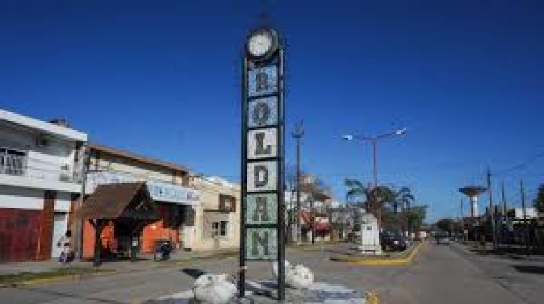 Robo en un local de Roldán: delincuentes desactivaron la alarma y se llevaron computadoras y televisores