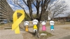 Color dorado para una plaza como s&iacute;mbolo de la concientizaci&oacute;n sobre c&aacute;ncer infantil