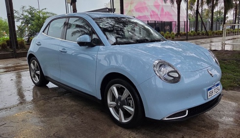 Sin impuestos: El auto eléctrico que llegó desde China