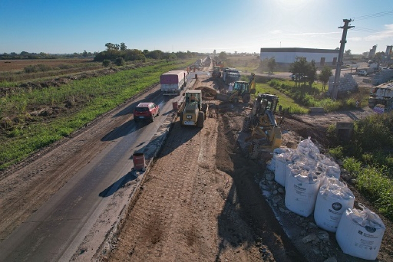 EL INTENDENTE RICCI RECORRIÓ EL AVANCE DE LAS OBRAS DE PAVIMENTACIÓN DE LA RUTA PROVINCIAL N° 21 Y EL ACCESO A LA AUTOPISTA ROSARIO-BUENOS AIRES