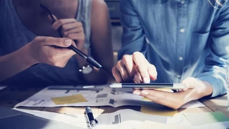 Eeforma laboral: El Gobierno analiza eliminar el monotributo y bajar el piso del Impuesto a las Ganancias