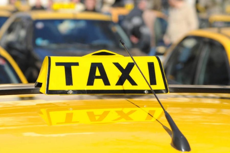 Propuesta para incorporar autos eléctricos al sistema de taxis