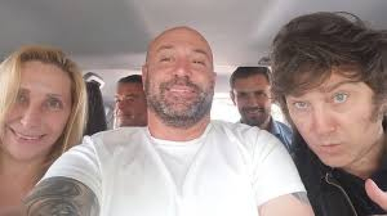Spagnuolo ya designó defensa, mientras afirman que teme por su vida