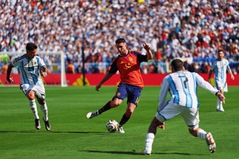 Argentina dejó todo pero España con un gol en el alargue se consagró campeón