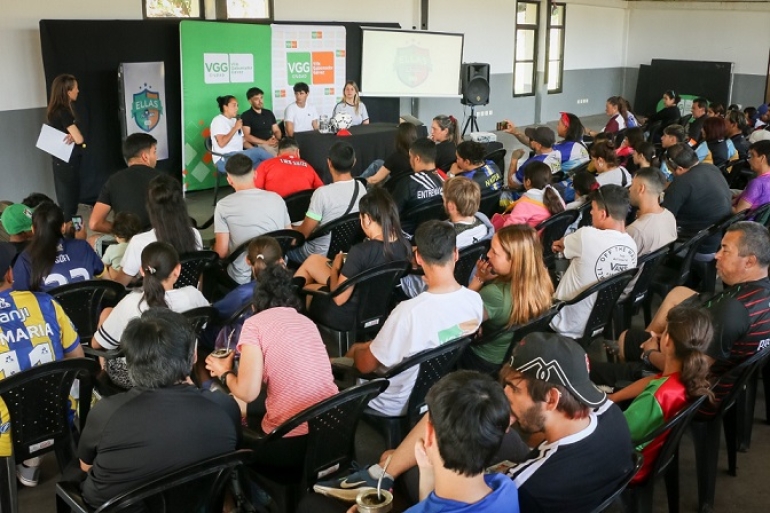 EL MUNICIPIO LLEVÓ A CABO UN CAMPUS DEPORTIVO A CARGO DE VANINA CORREA Y PROFESIONALES DE NEWELL’S Y ROSARIO CENTRAL